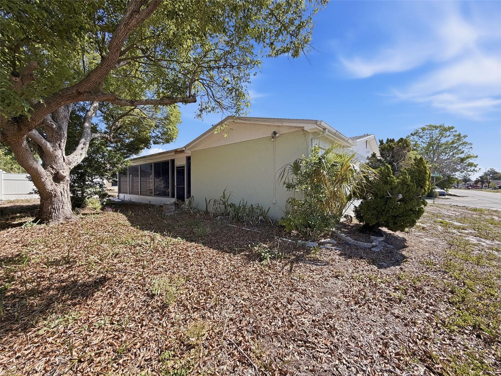 Image 29 of 35 For 9811 Woodstock Lane