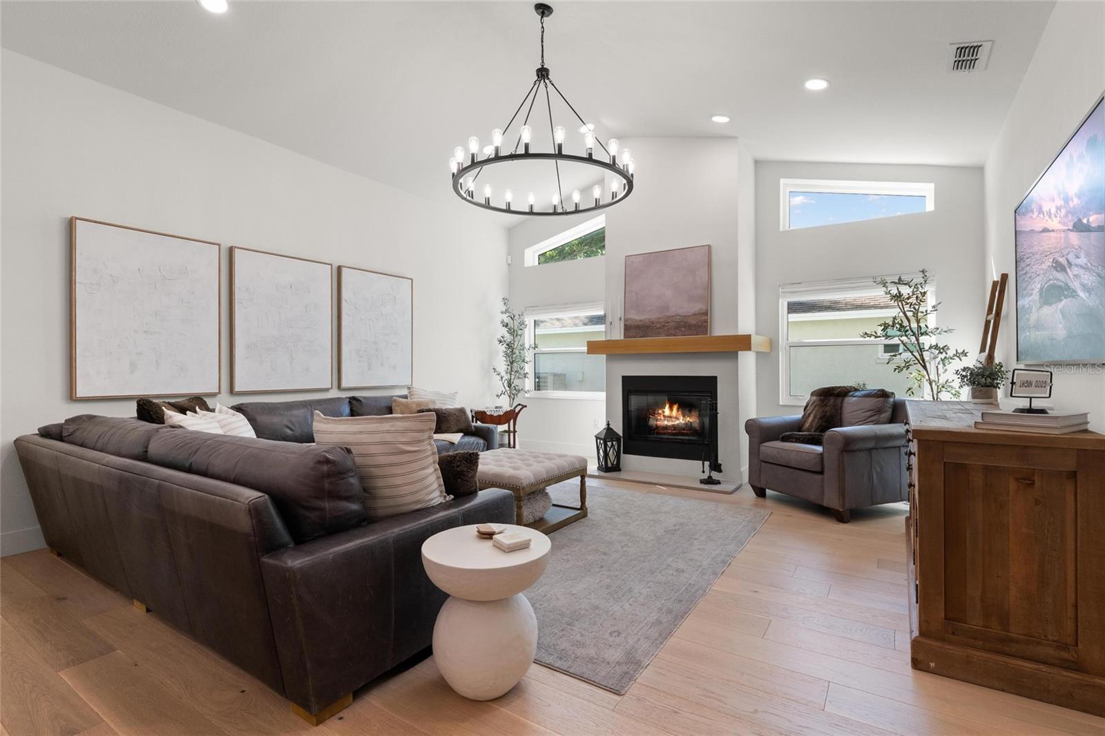 Image 10 of 34 For 3262 Glenridge Drive