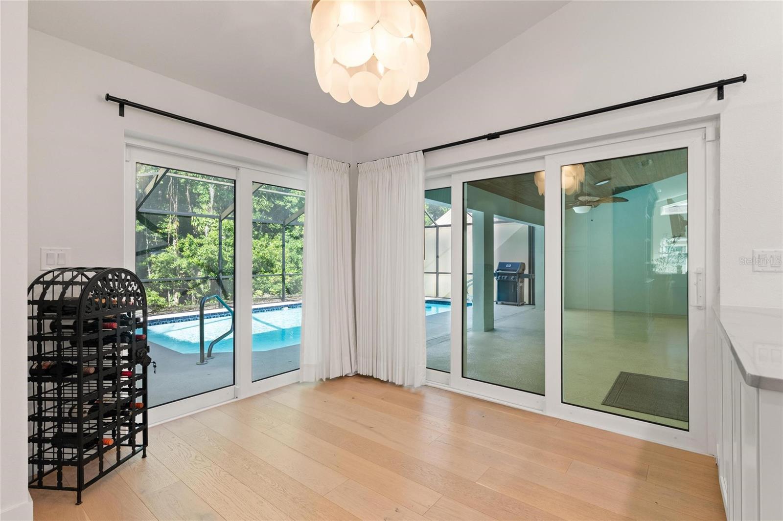 Image 12 of 34 For 3262 Glenridge Drive