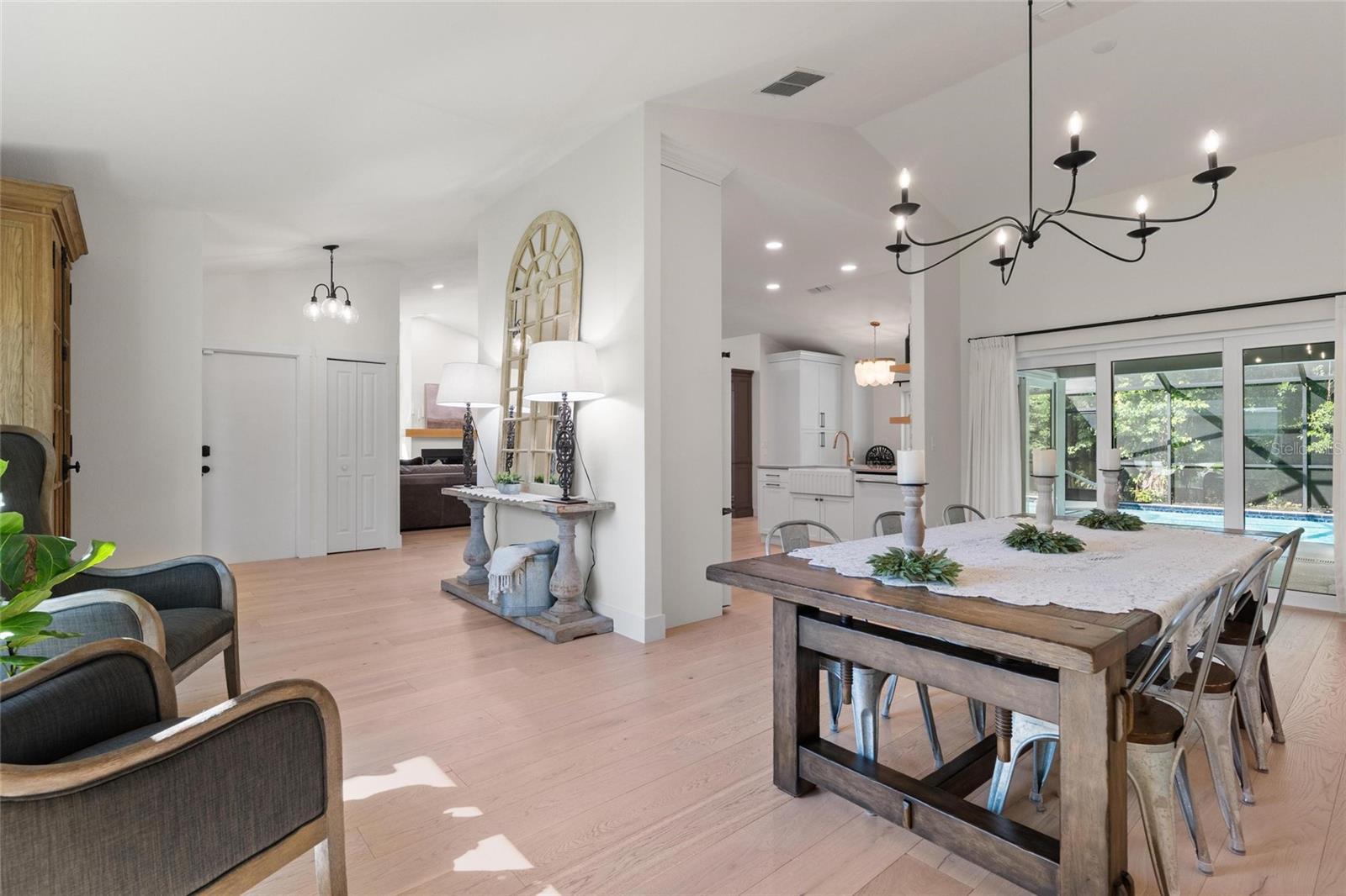 Image 14 of 34 For 3262 Glenridge Drive