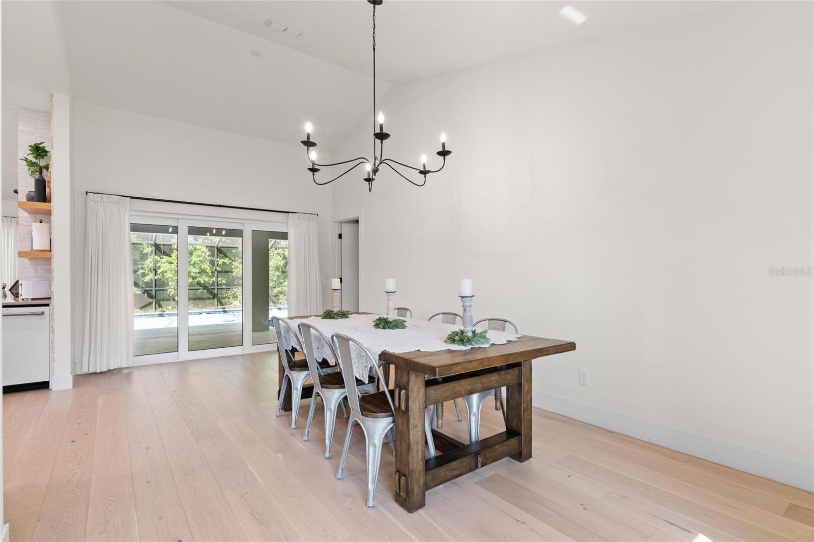 Image 17 of 34 For 3262 Glenridge Drive