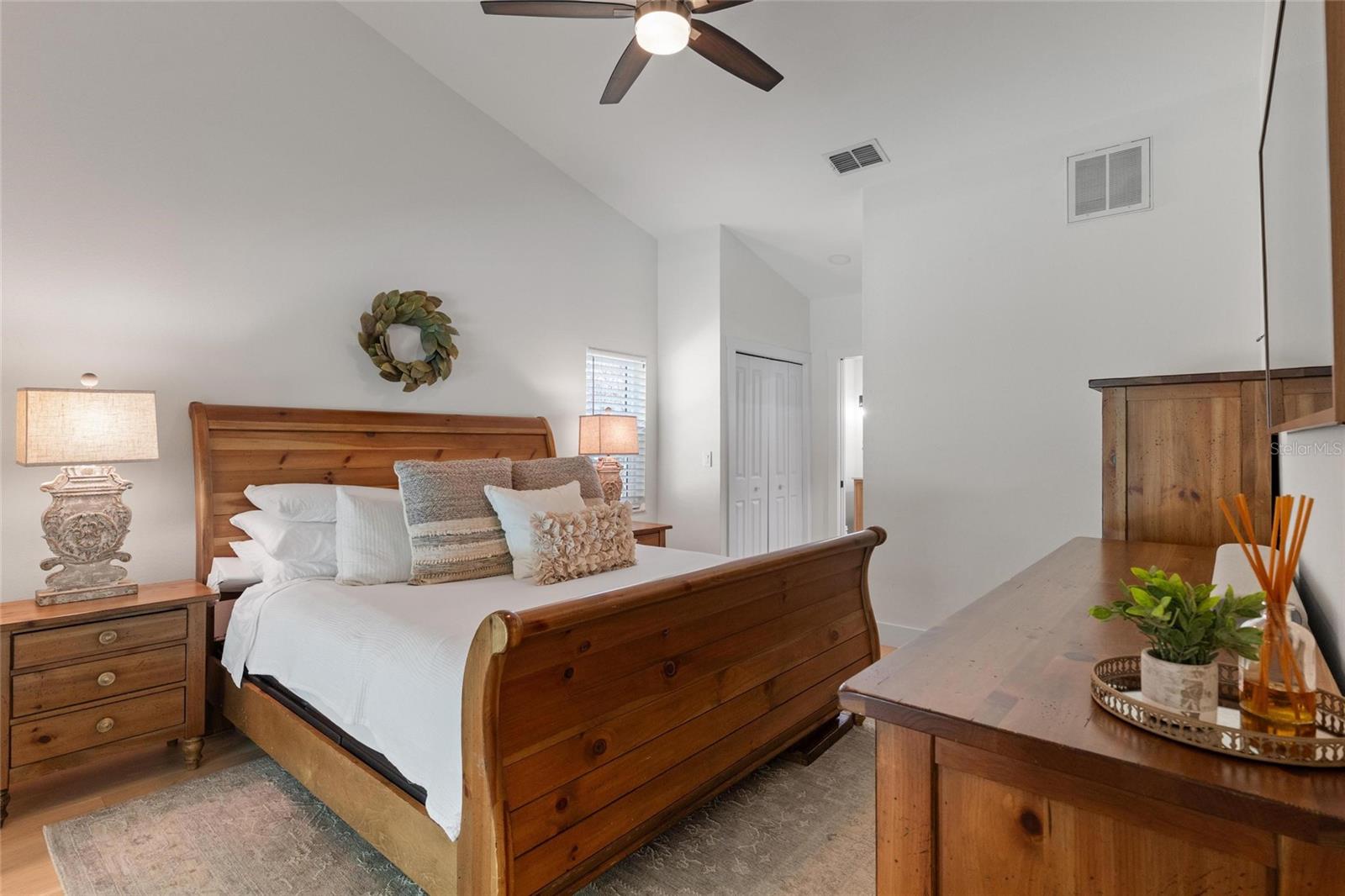 Image 19 of 34 For 3262 Glenridge Drive