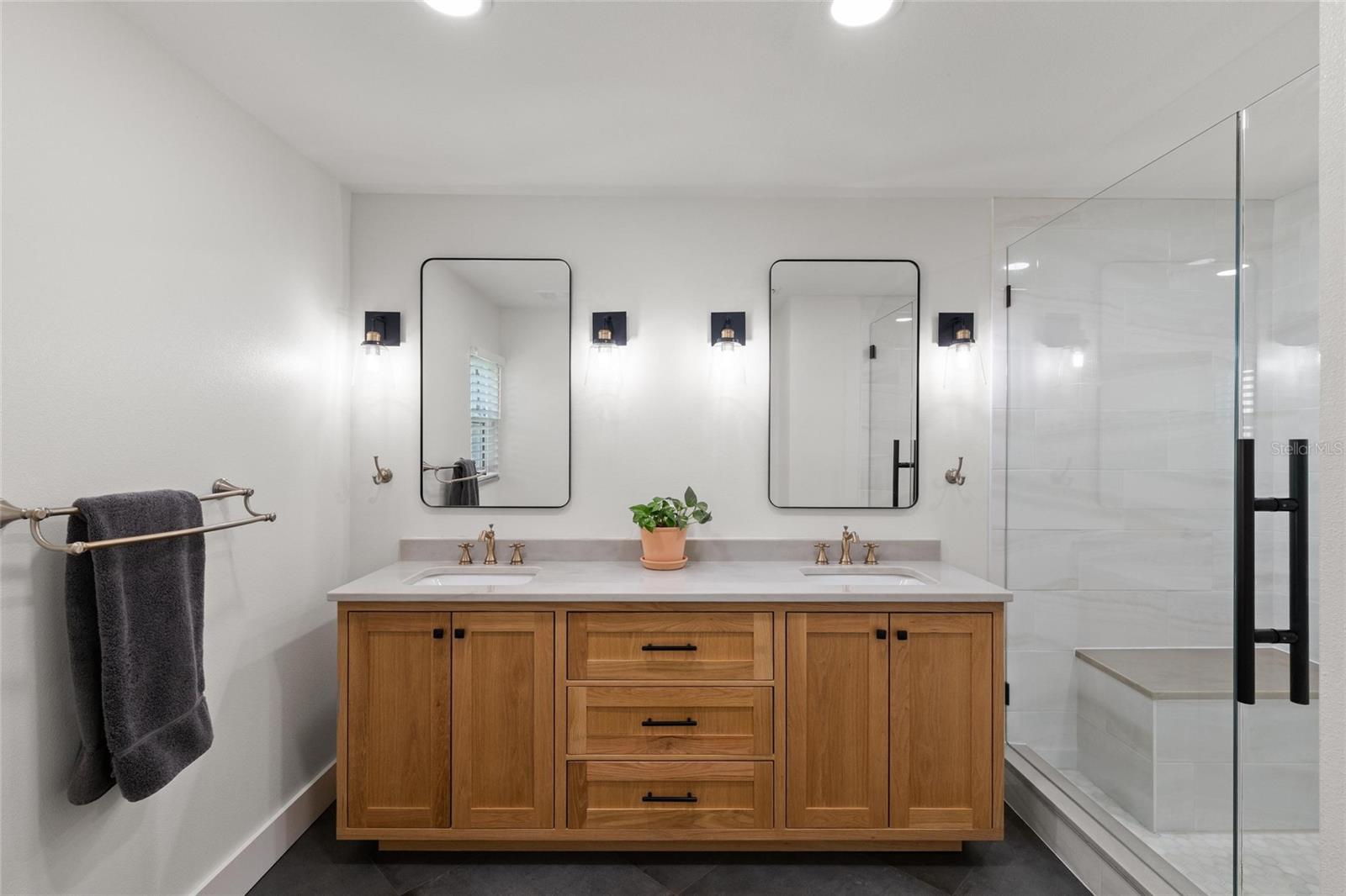 Image 21 of 34 For 3262 Glenridge Drive