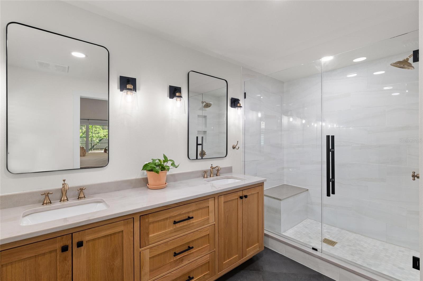 Image 22 of 34 For 3262 Glenridge Drive