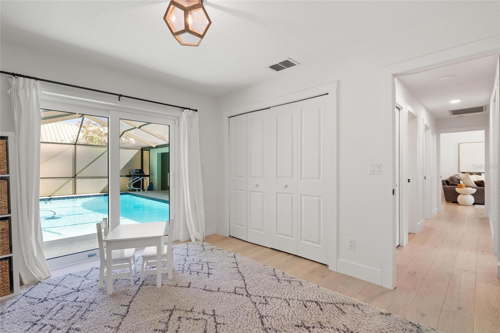 Image 26 of 34 For 3262 Glenridge Drive