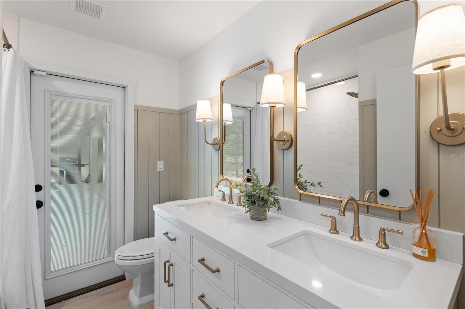 Image 27 of 34 For 3262 Glenridge Drive