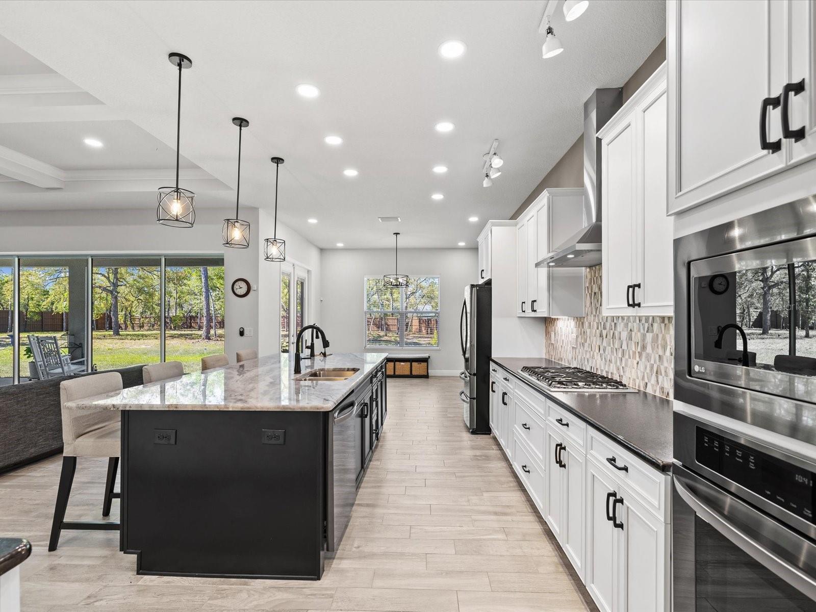 Image 15 of 94 For 11981 Robina Road