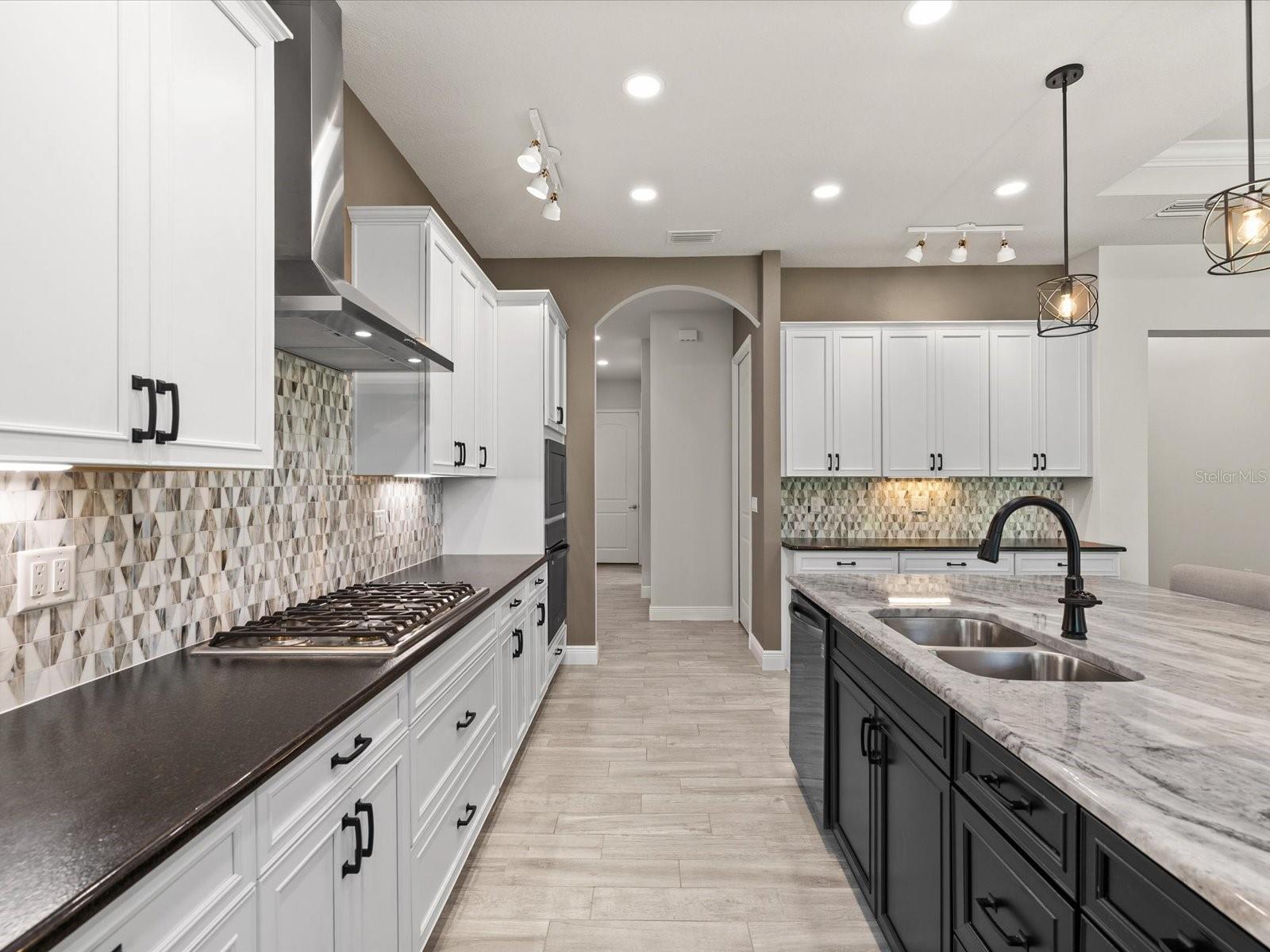 Image 17 of 94 For 11981 Robina Road