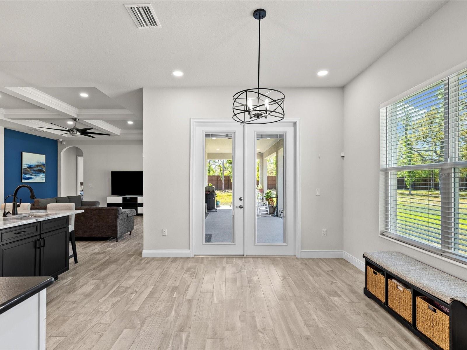 Image 23 of 94 For 11981 Robina Road