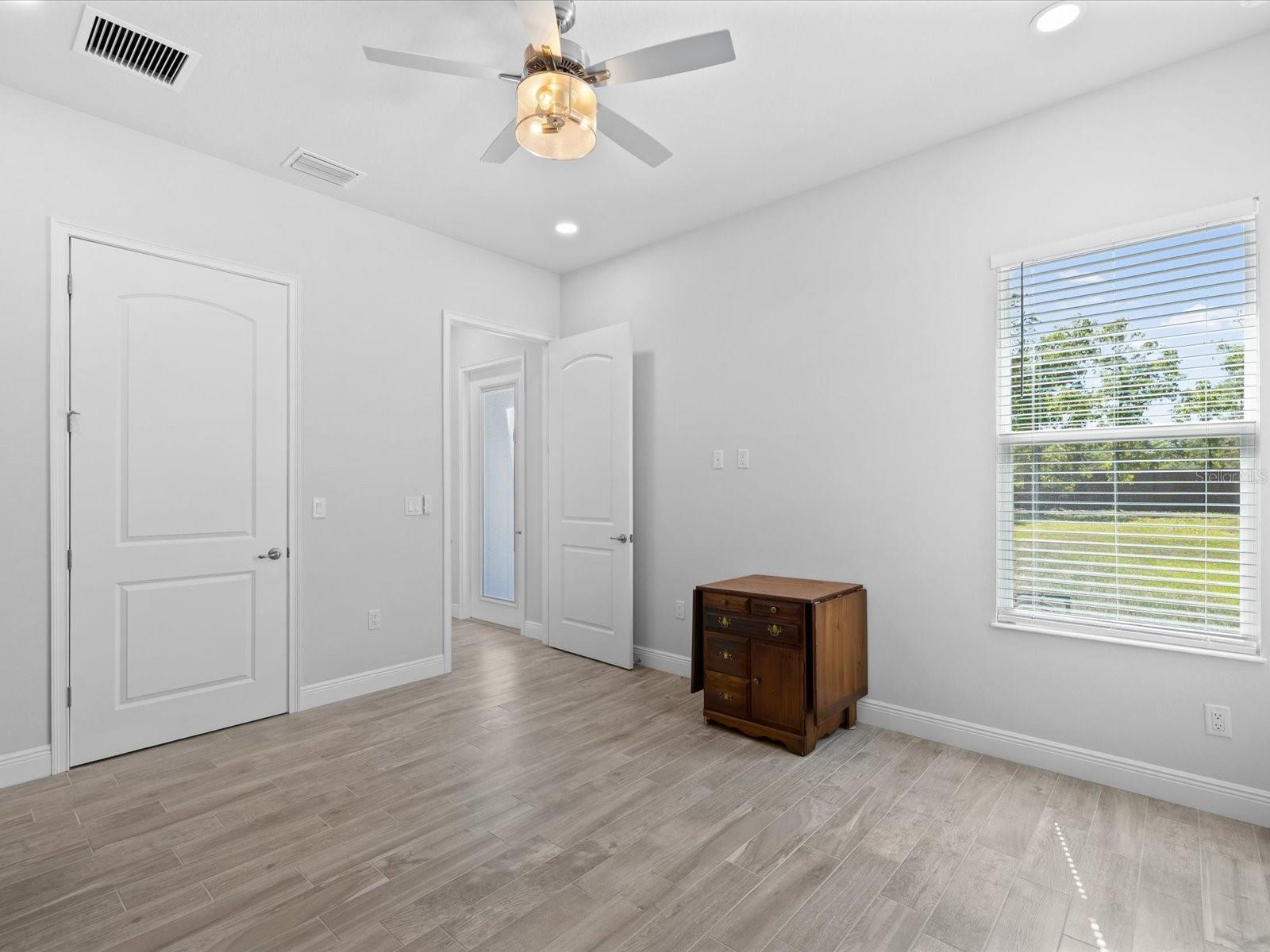 Image 36 of 94 For 11981 Robina Road