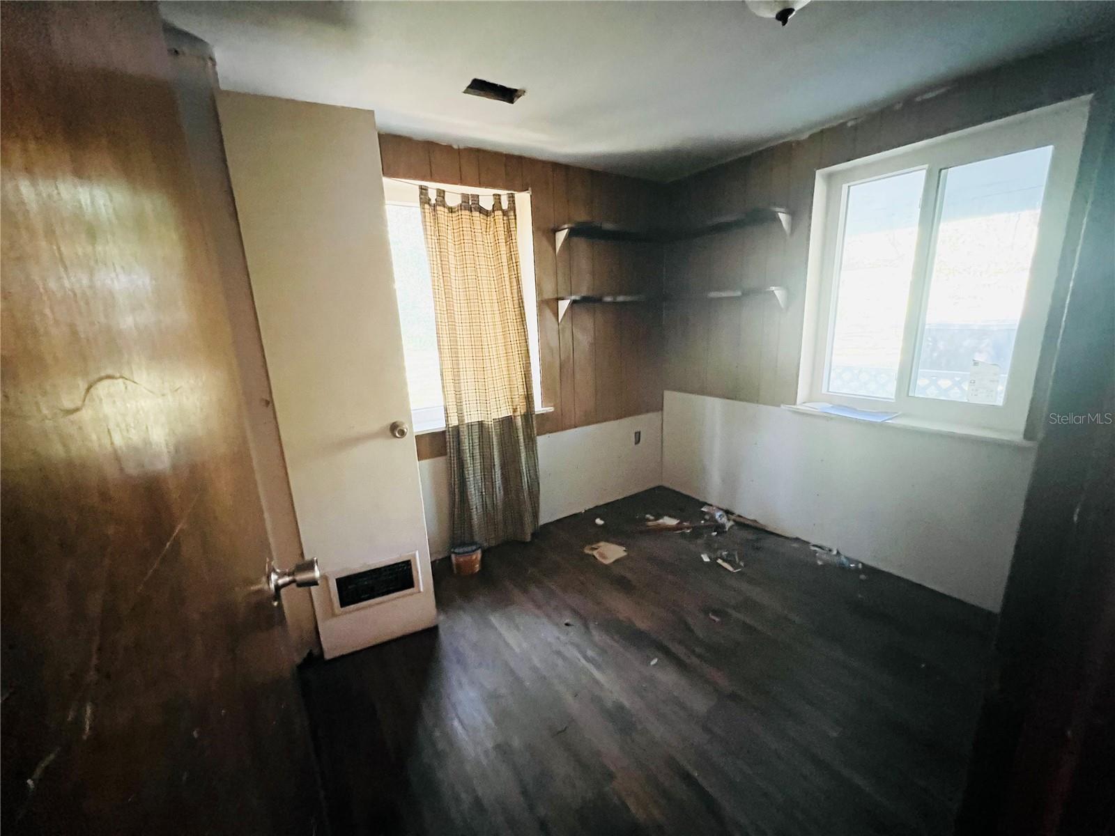 Image 16 of 30 For 11303 Chicago Avenue