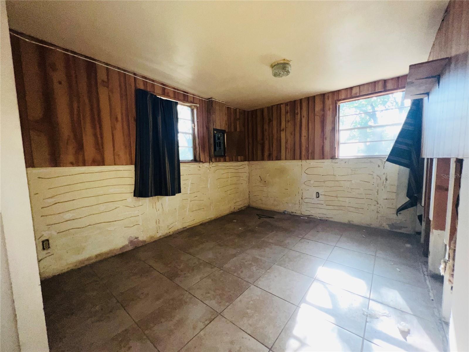 Image 18 of 30 For 11303 Chicago Avenue