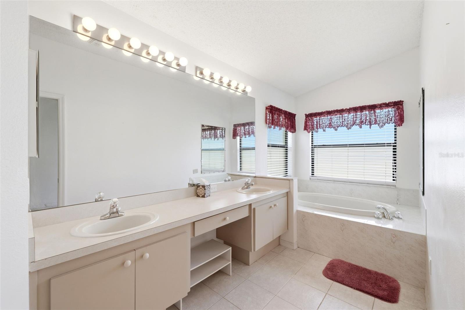 Image 19 of 45 For 11127 Cherrywood Court