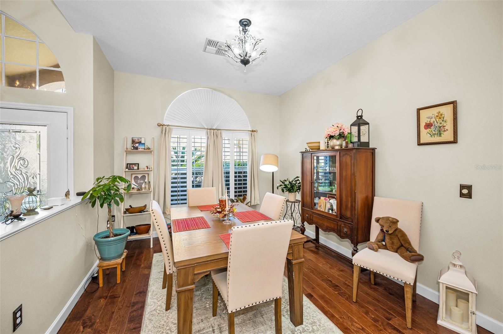 Image 9 of 70 For 1234 Arlinbrook Drive