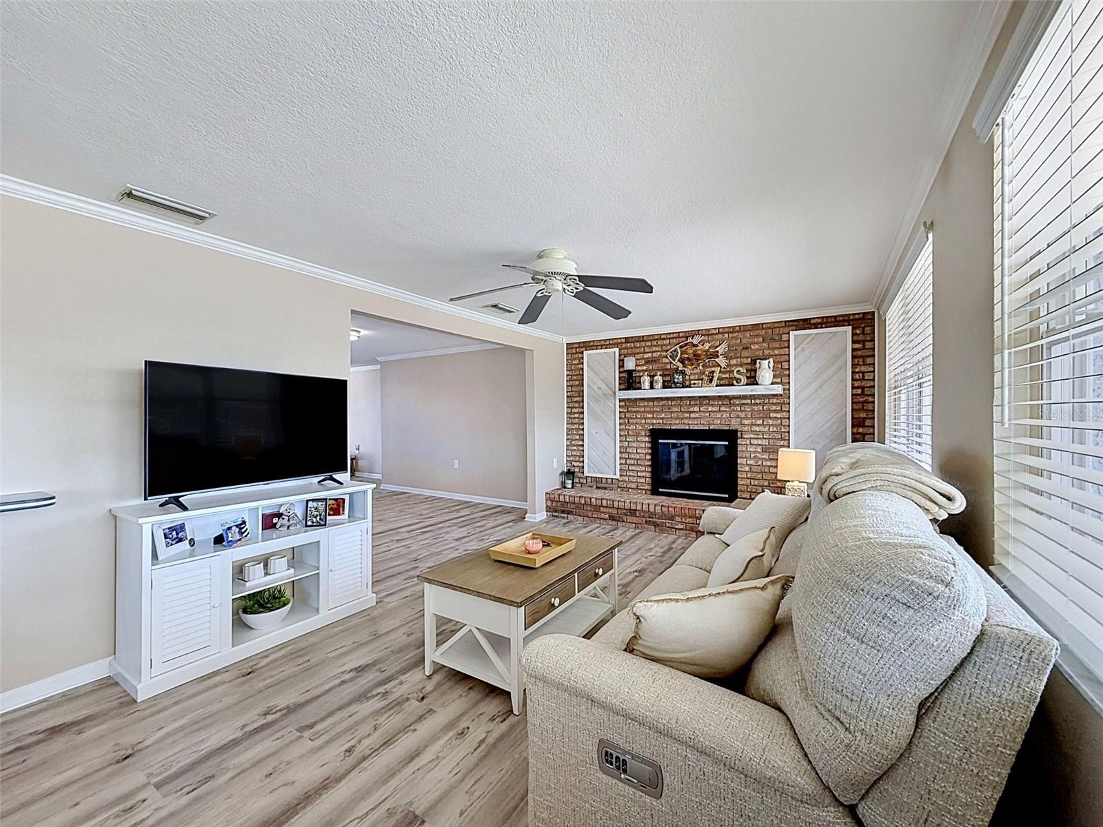 Image 17 of 91 For 13520 Allyn Drive