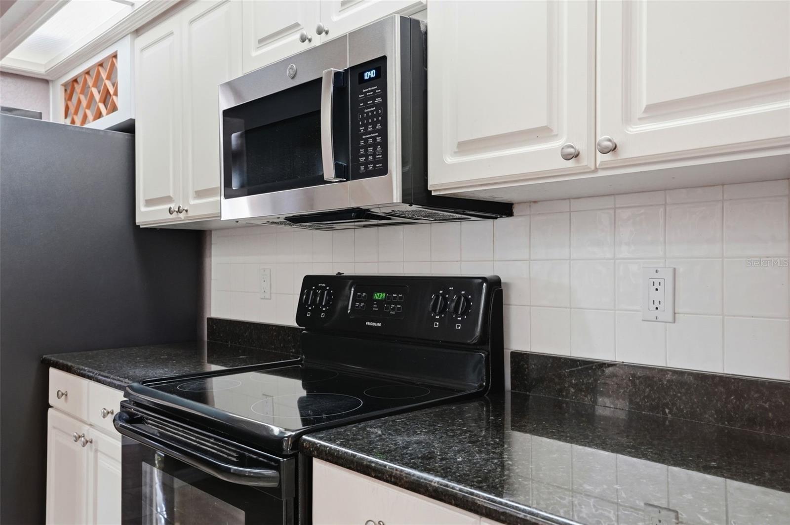 Image 14 of 76 For 6125 Nantucket Lane