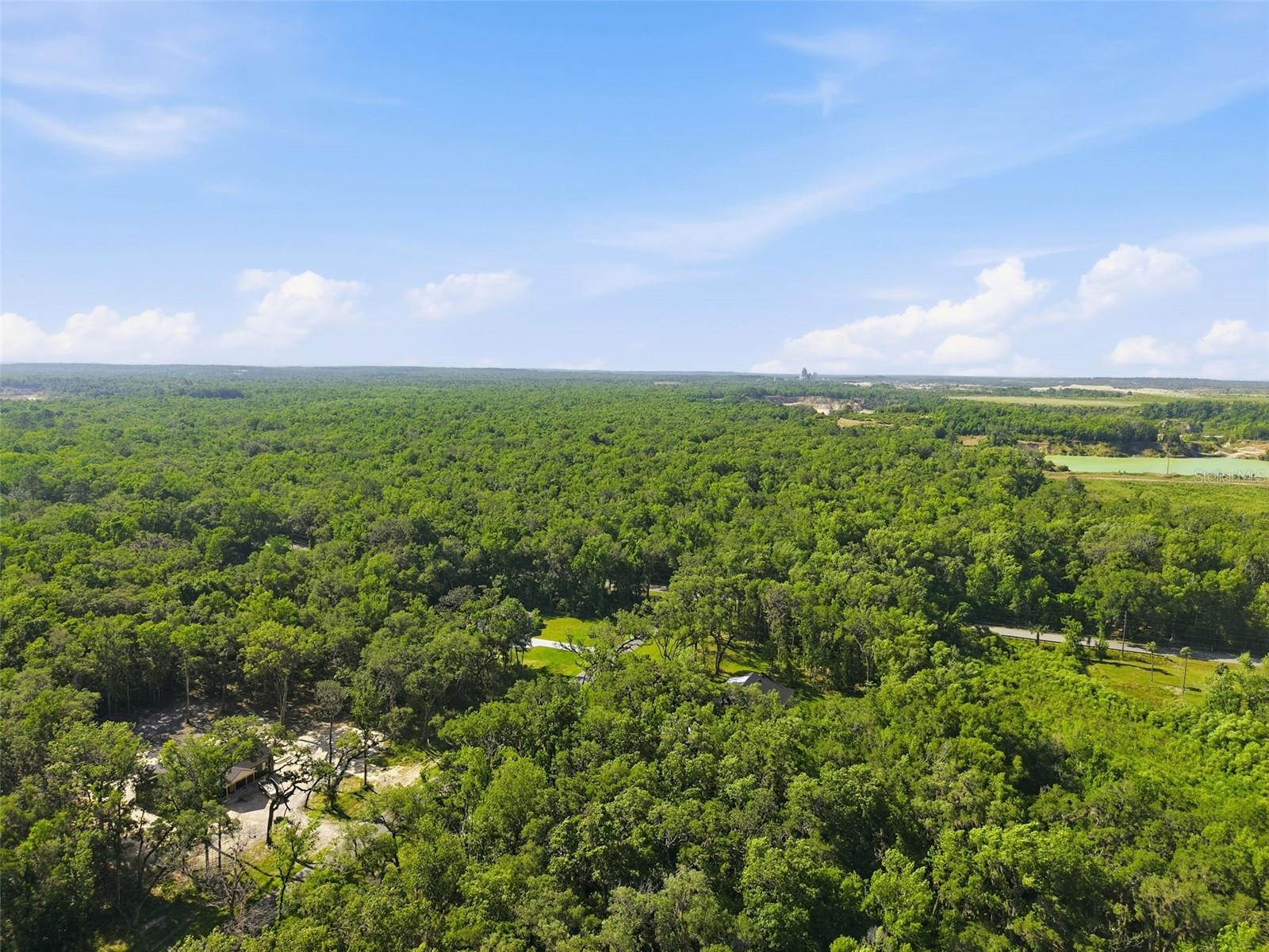 Listing photo id 23 for Republican Way