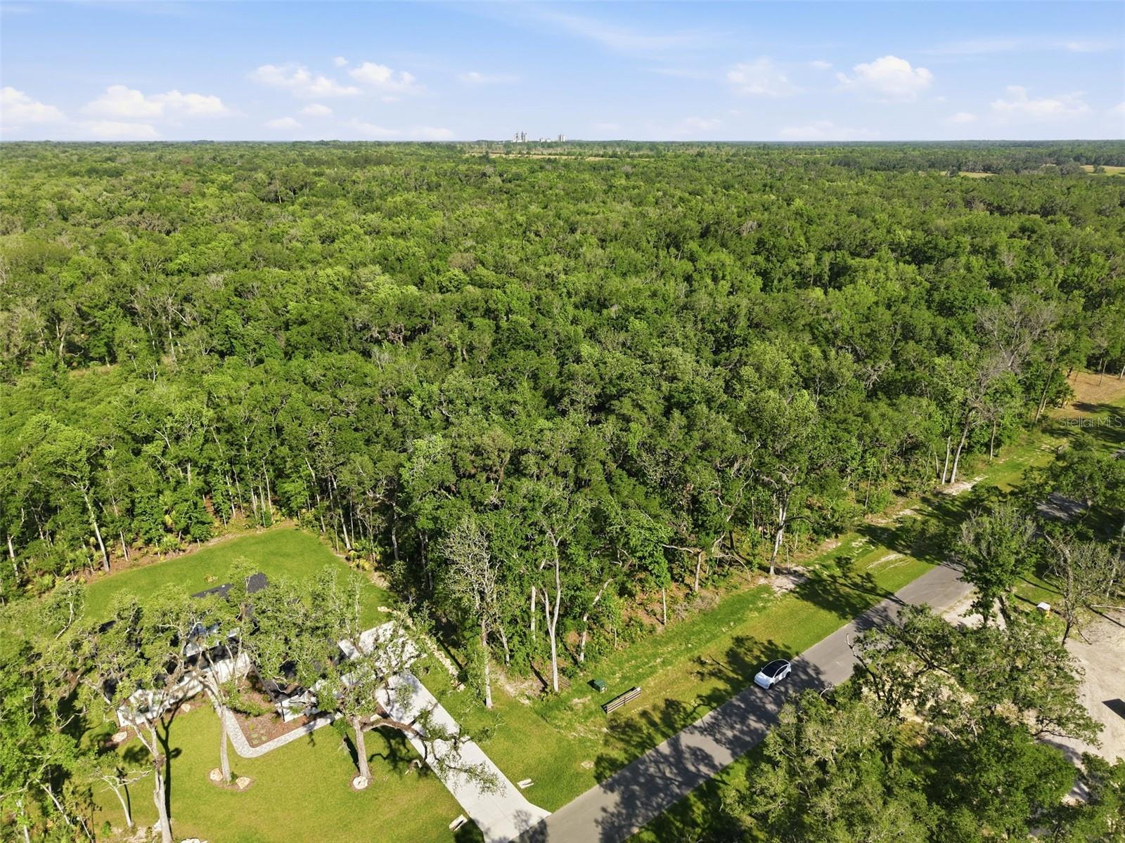 Listing photo id 1 for Republican Way