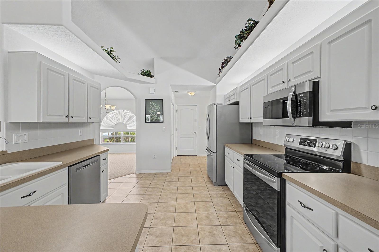 Image 18 of 43 For 10351 Locker Drive