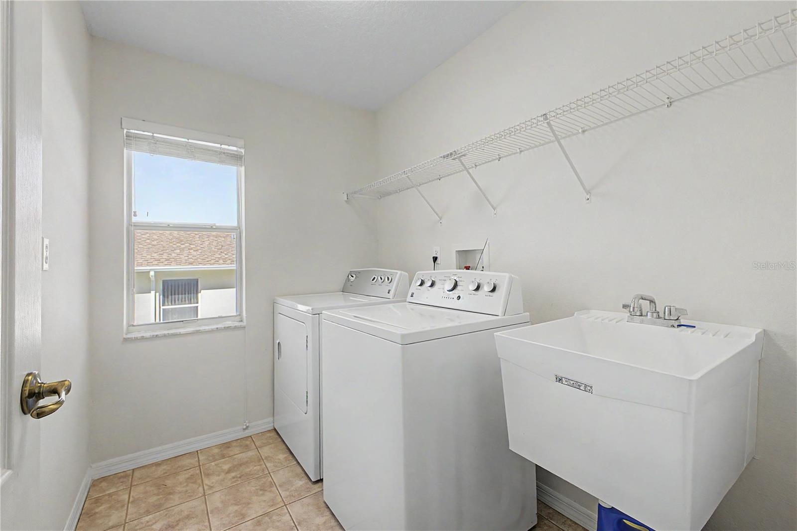 Image 23 of 43 For 10351 Locker Drive