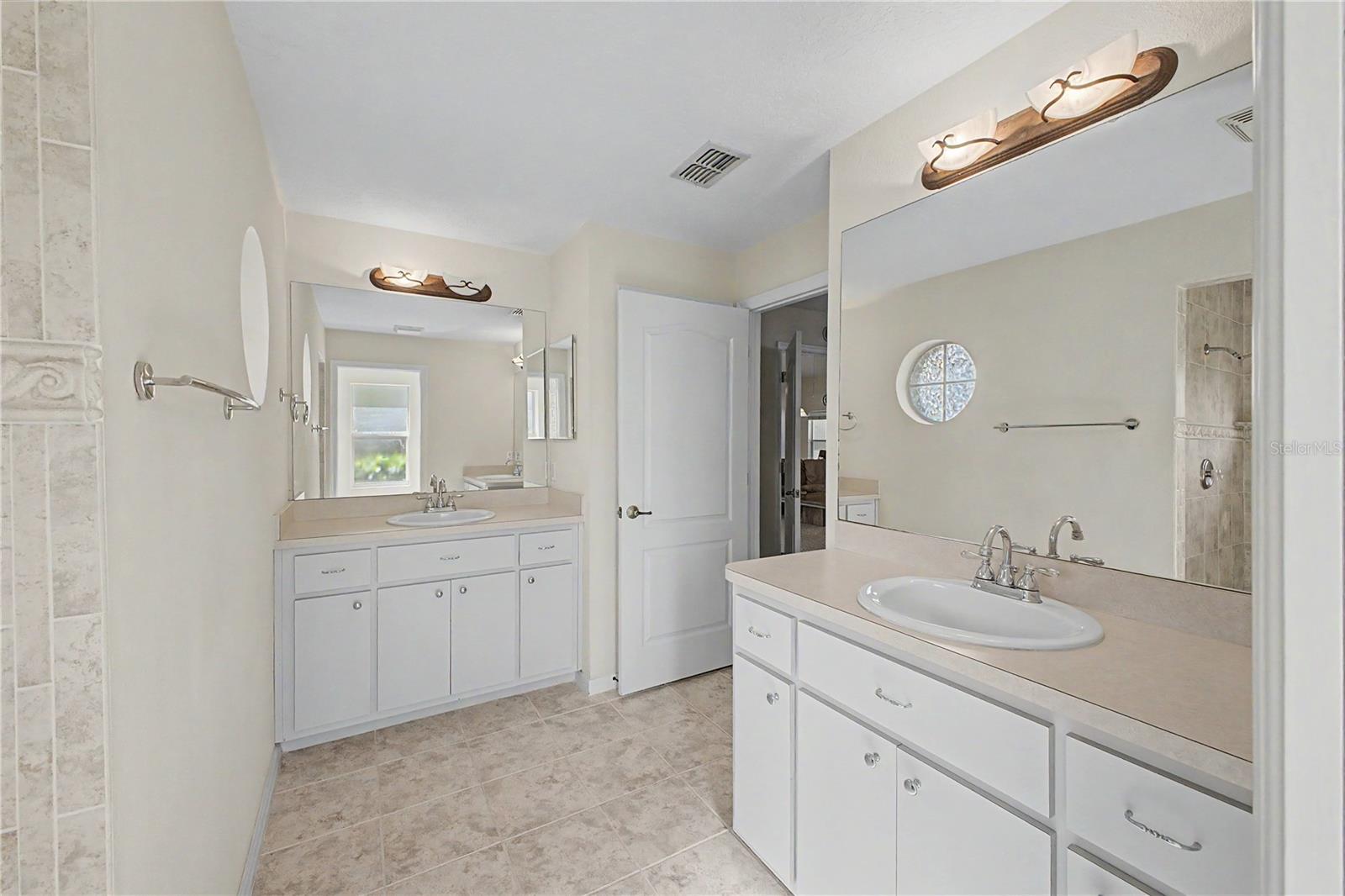 Image 27 of 43 For 10351 Locker Drive