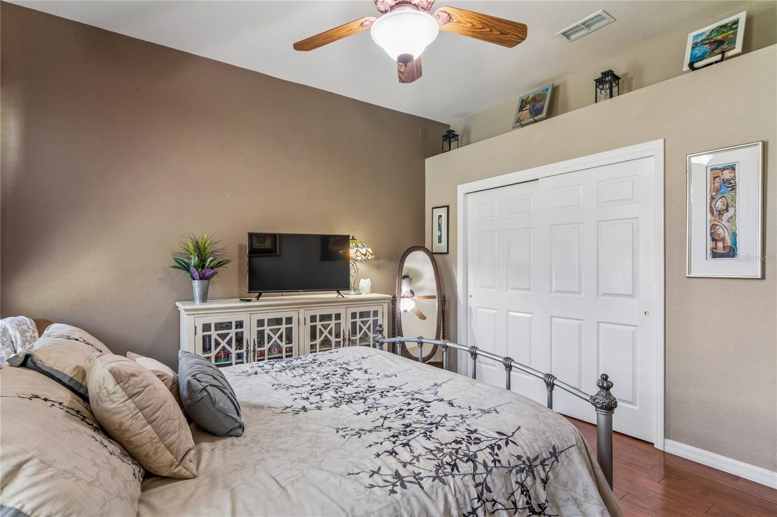 Image 62 of 100 For 5455 Championship Cup Lane