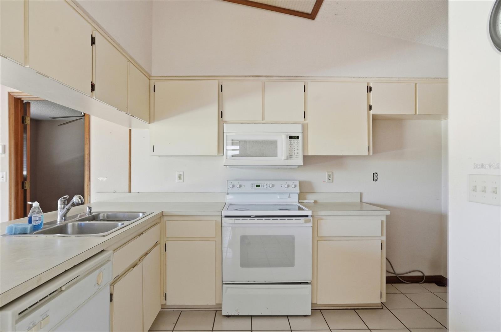 Image 12 of 40 For 7443 Wabash Trail