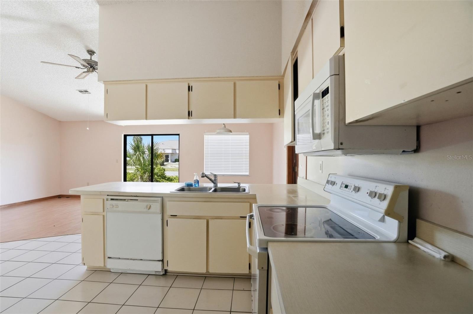 Image 13 of 40 For 7443 Wabash Trail