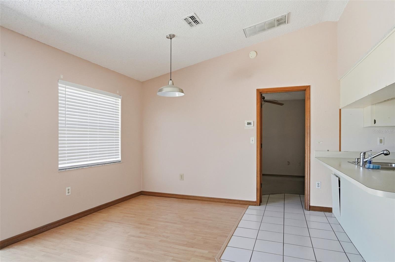 Image 14 of 40 For 7443 Wabash Trail