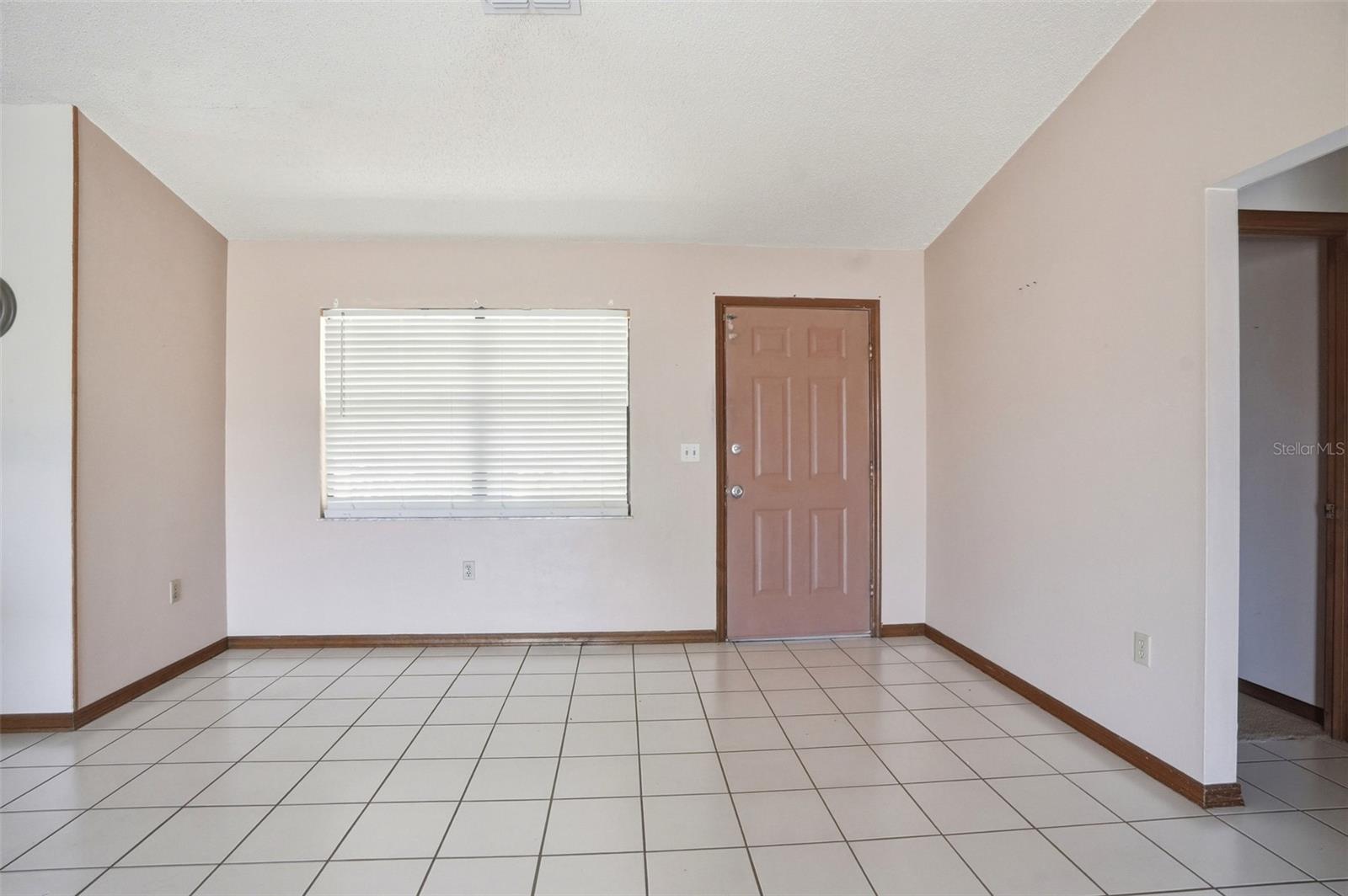 Image 4 of 40 For 7443 Wabash Trail