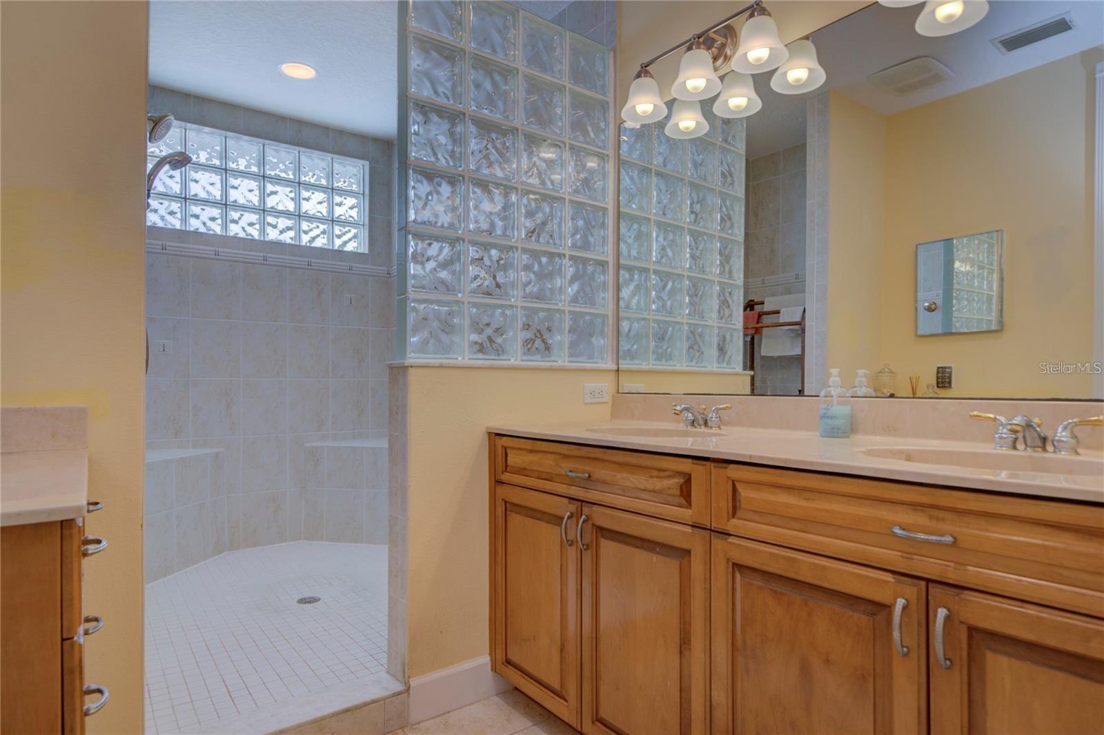 Image 26 of 81 For 7352 Gulf Way