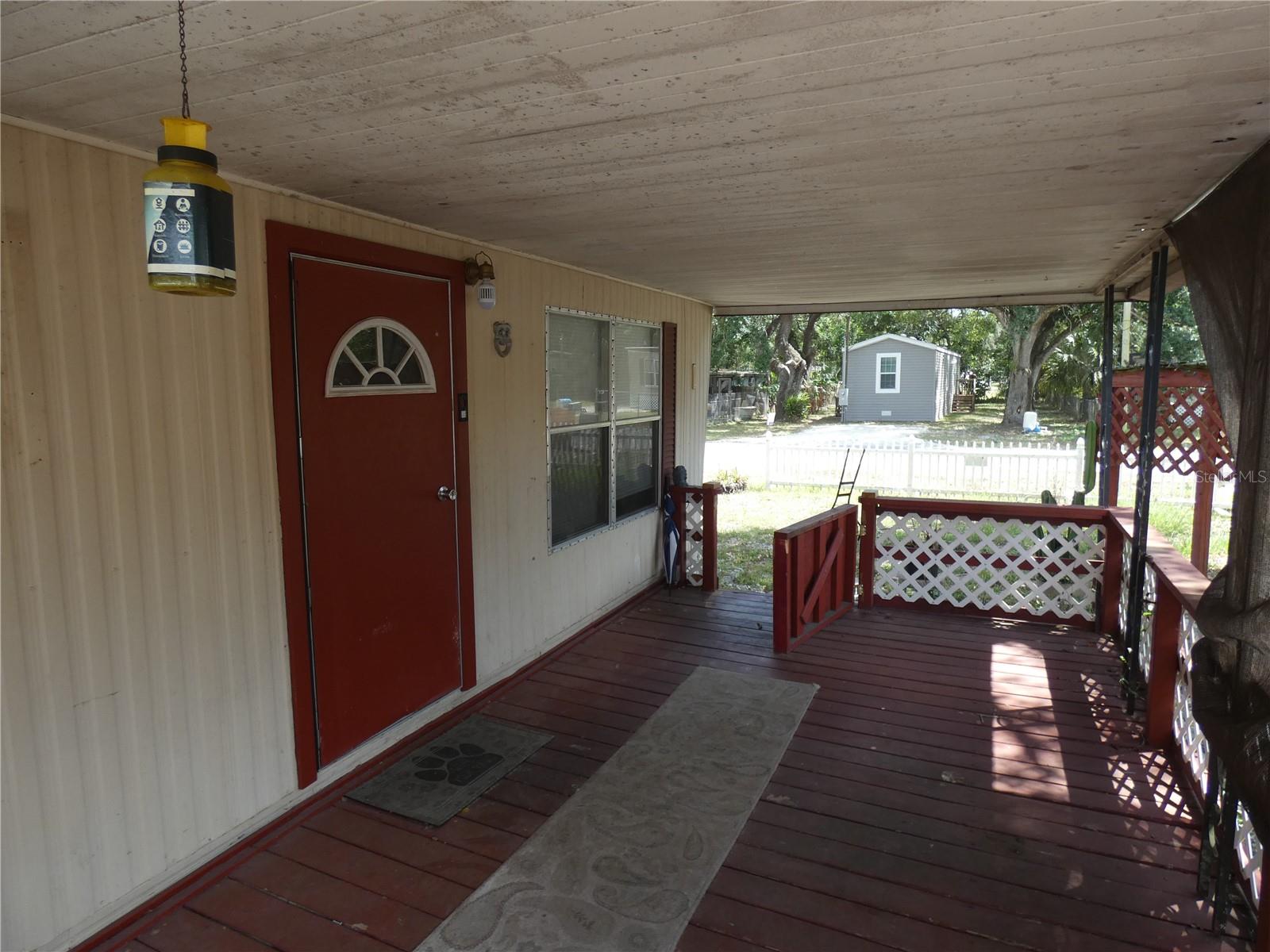 Listing photo id 2 for 9405 Loras Street