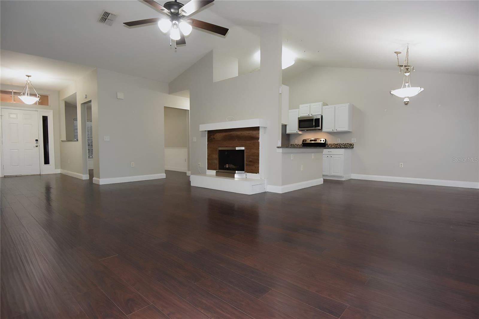 Image 11 of 40 For 12042 Linden Drive