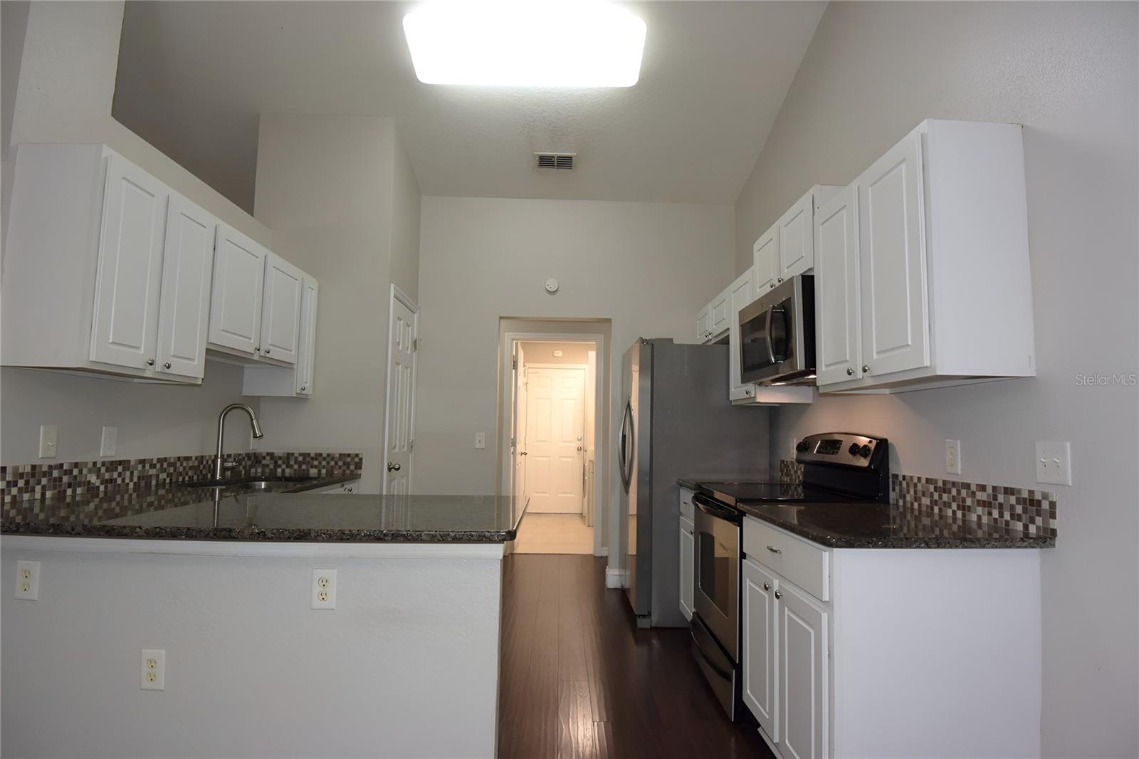 Image 14 of 40 For 12042 Linden Drive