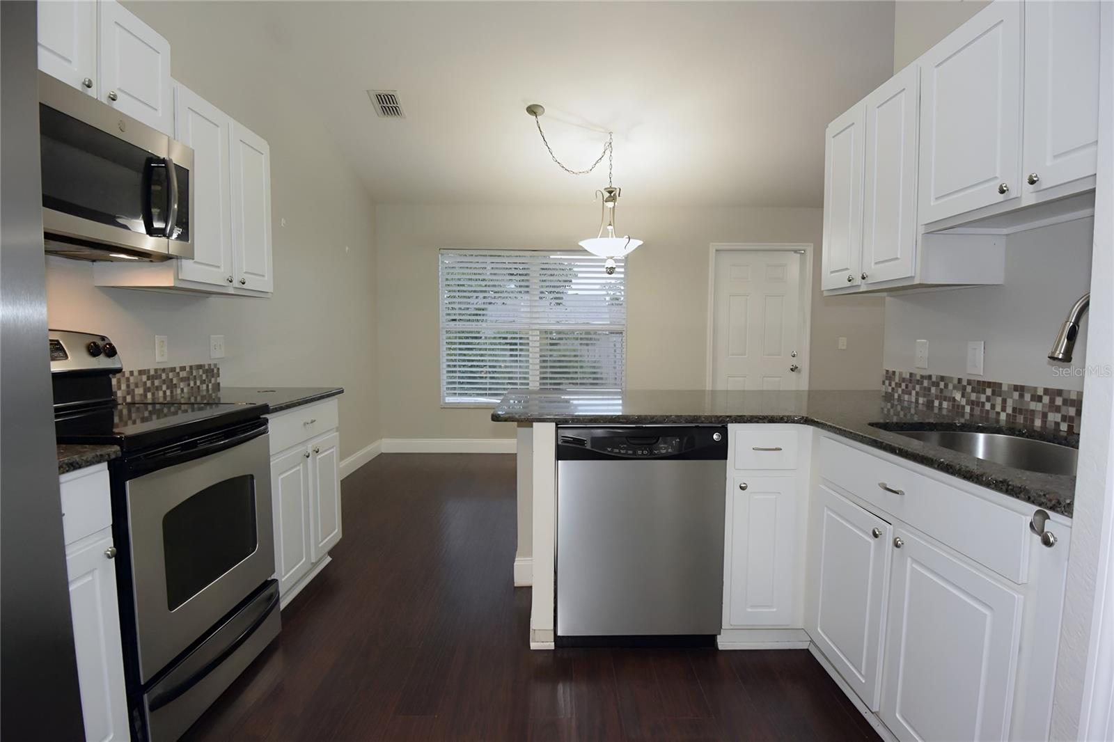 Image 16 of 40 For 12042 Linden Drive