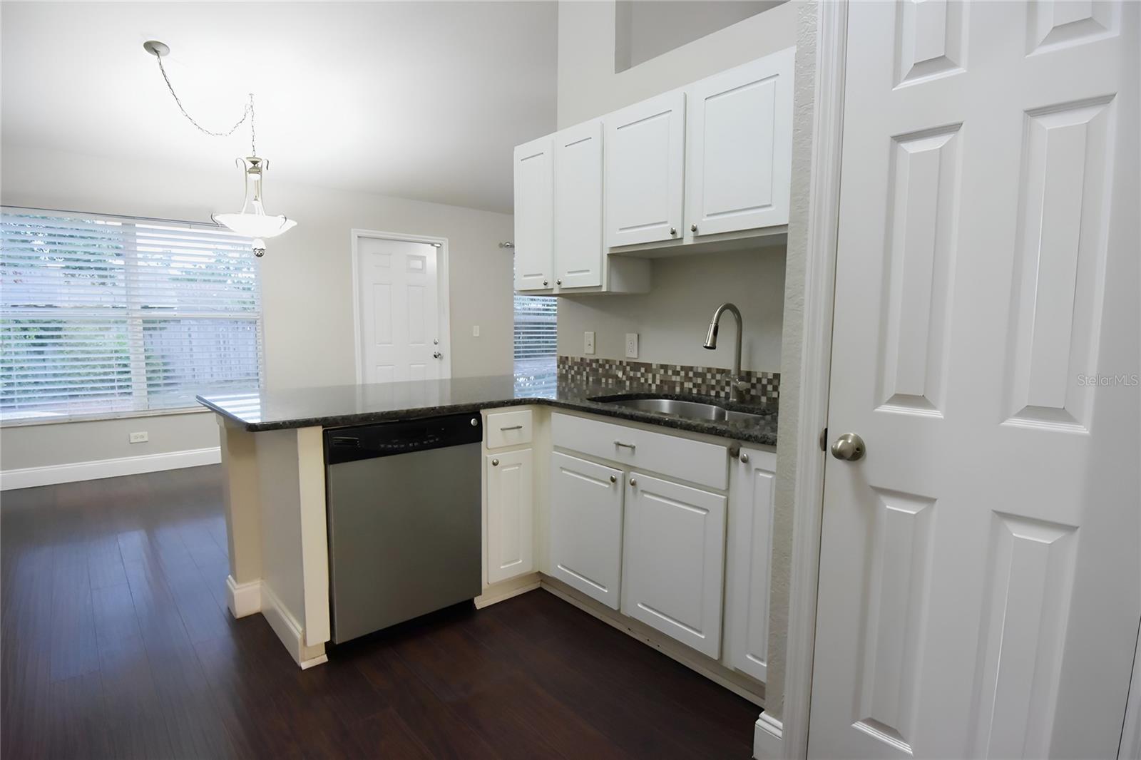 Image 17 of 40 For 12042 Linden Drive