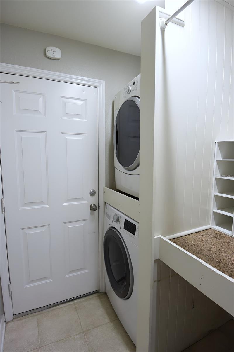 Image 19 of 40 For 12042 Linden Drive