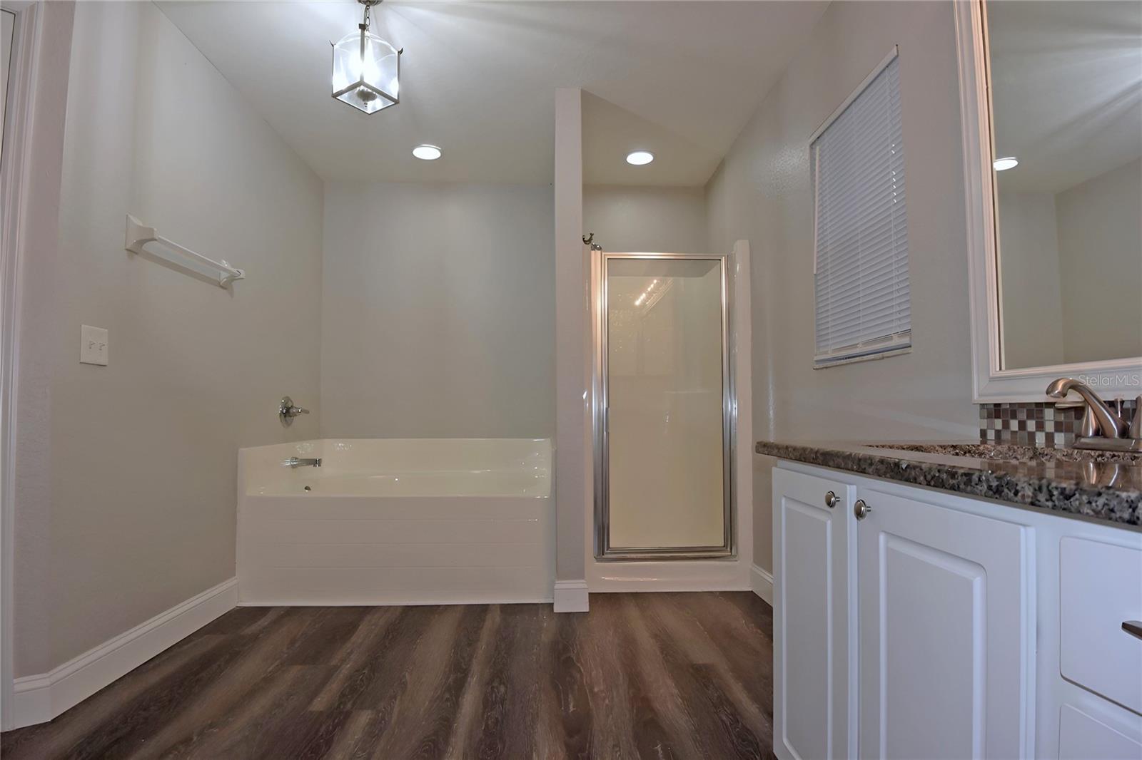 Image 25 of 40 For 12042 Linden Drive