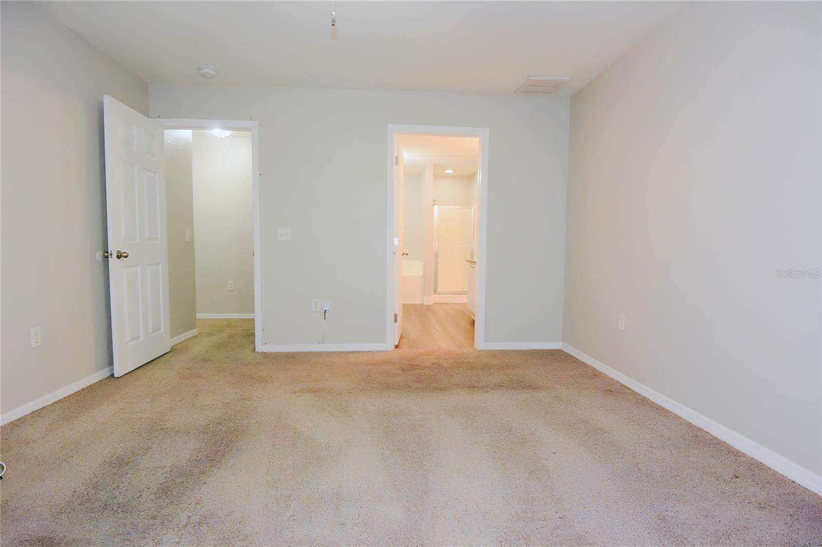 Image 27 of 40 For 12042 Linden Drive