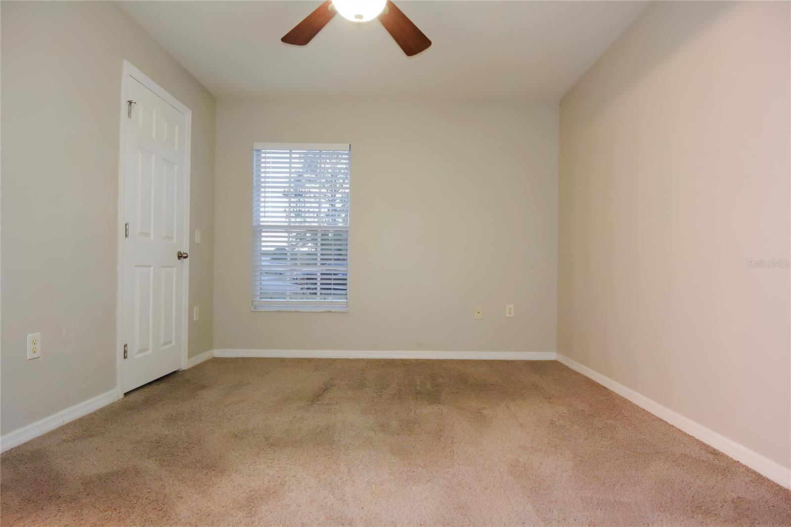 Image 28 of 40 For 12042 Linden Drive