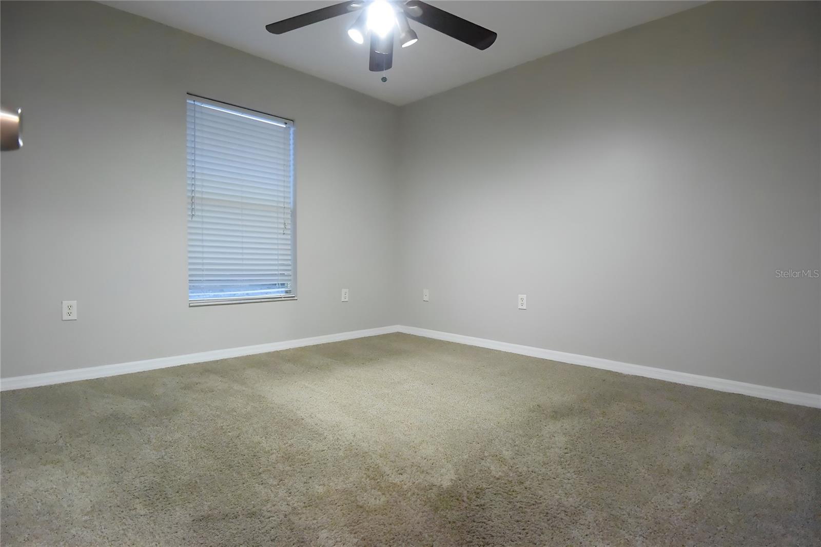 Image 32 of 40 For 12042 Linden Drive