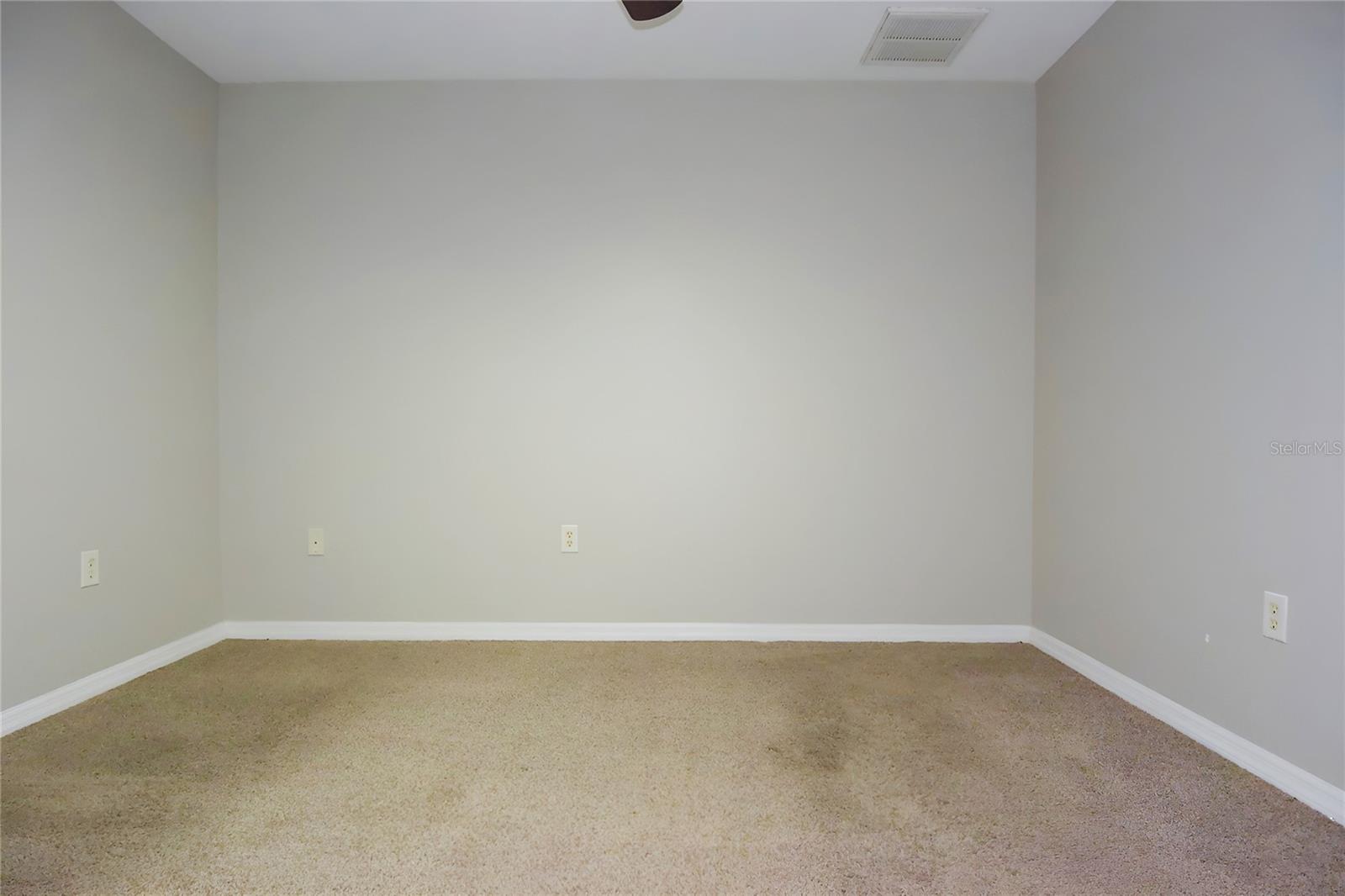 Image 33 of 40 For 12042 Linden Drive