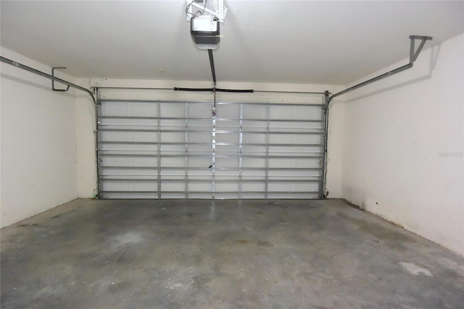 Image 38 of 40 For 12042 Linden Drive