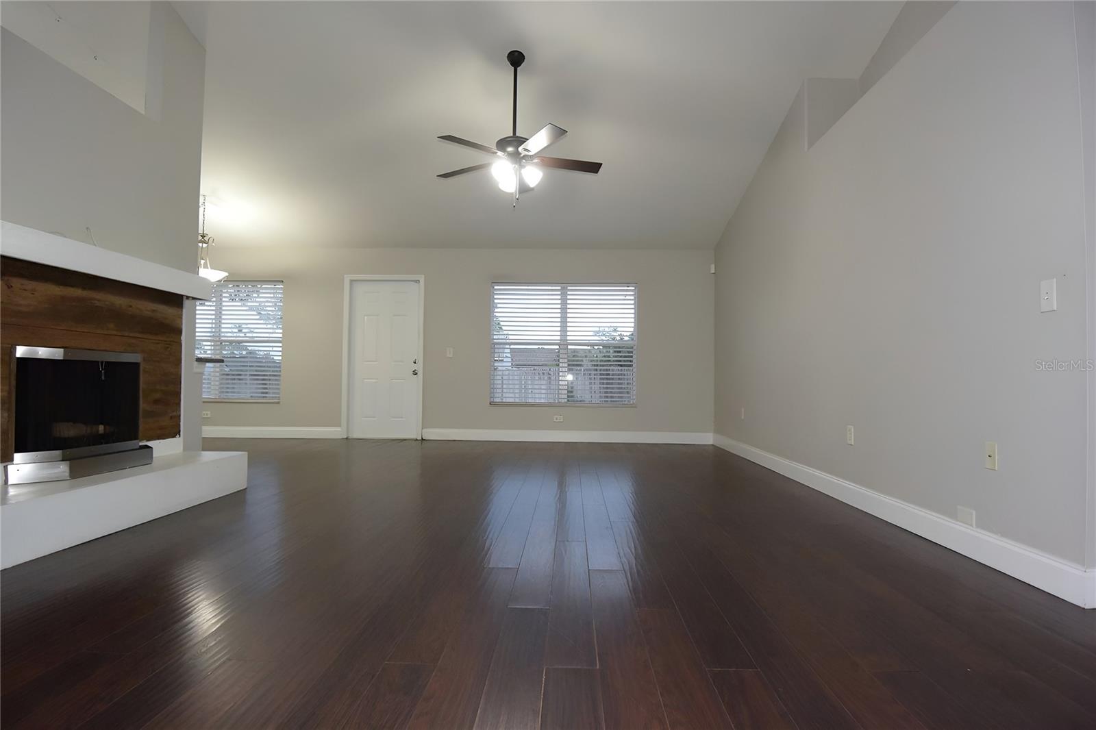 Image 9 of 40 For 12042 Linden Drive