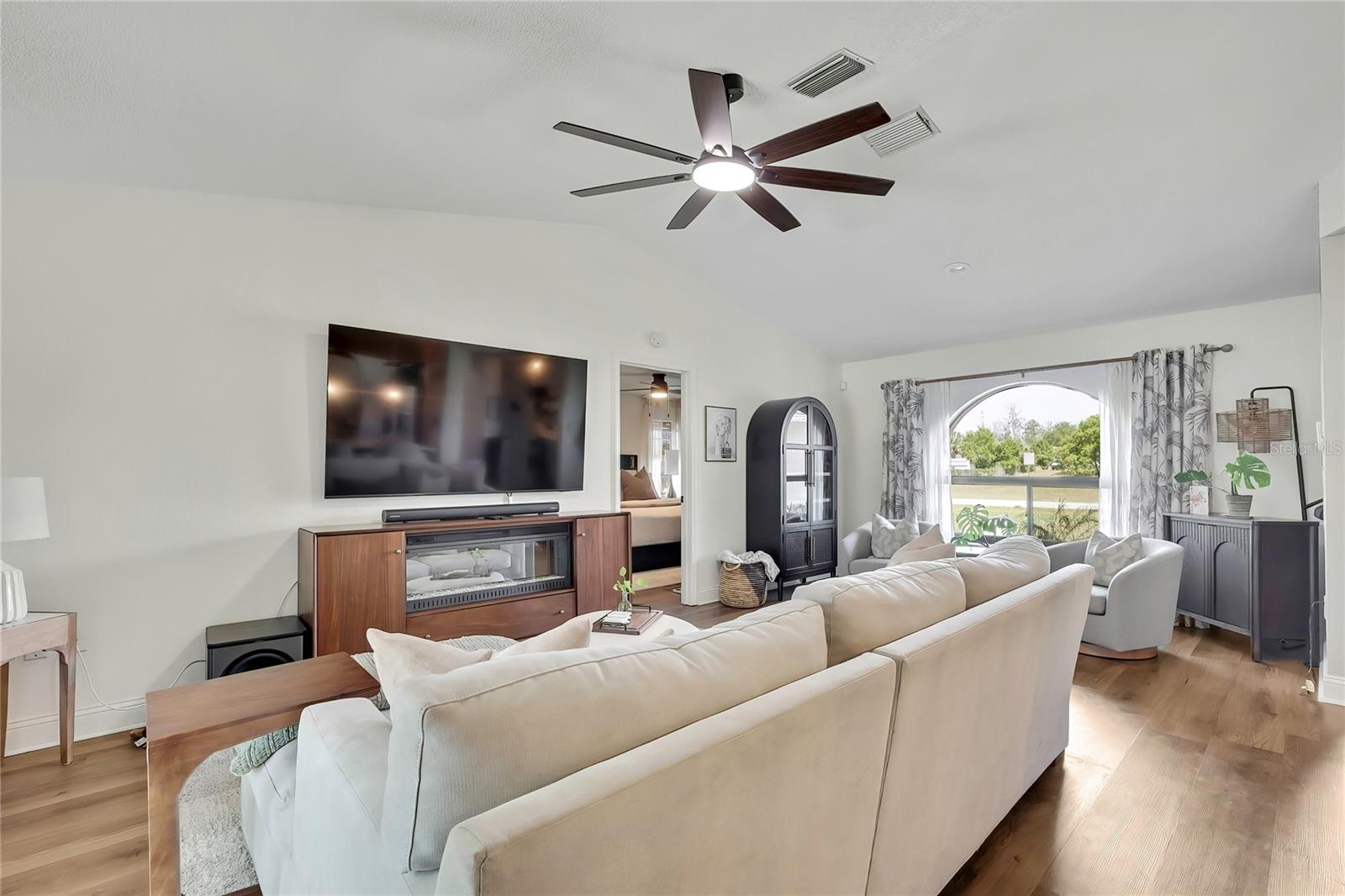 Image 5 of 25 For 14154 Trollman Street