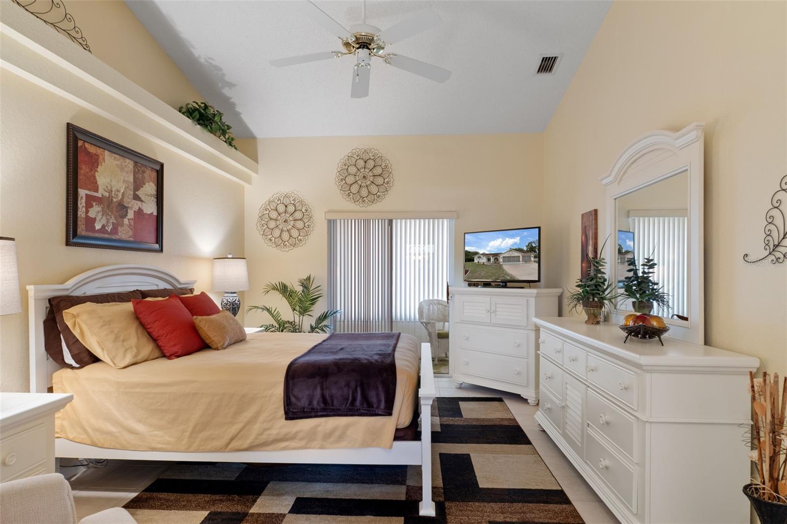 Image 19 of 44 For 6361 Indian Rock Court