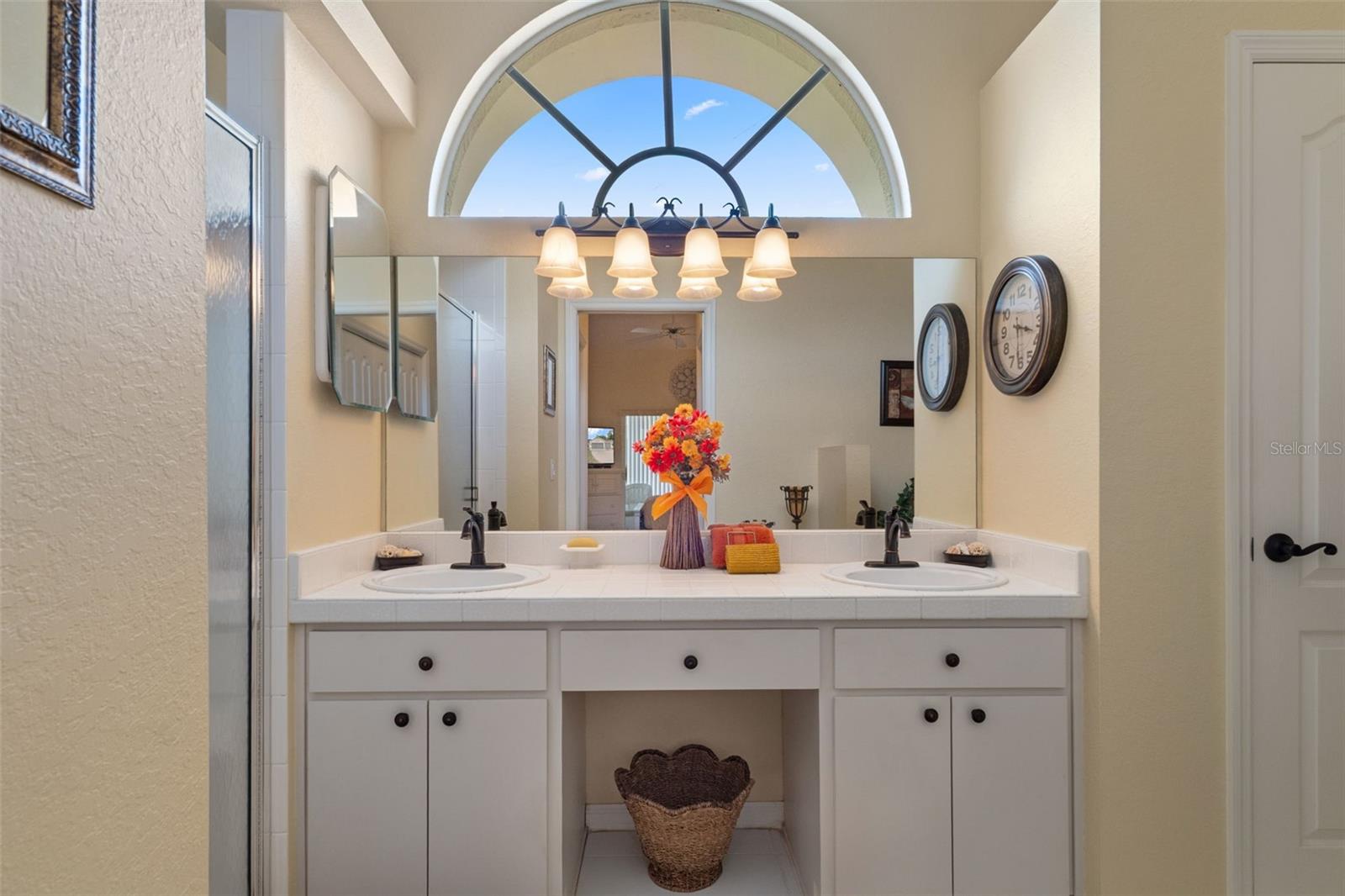 Image 22 of 44 For 6361 Indian Rock Court