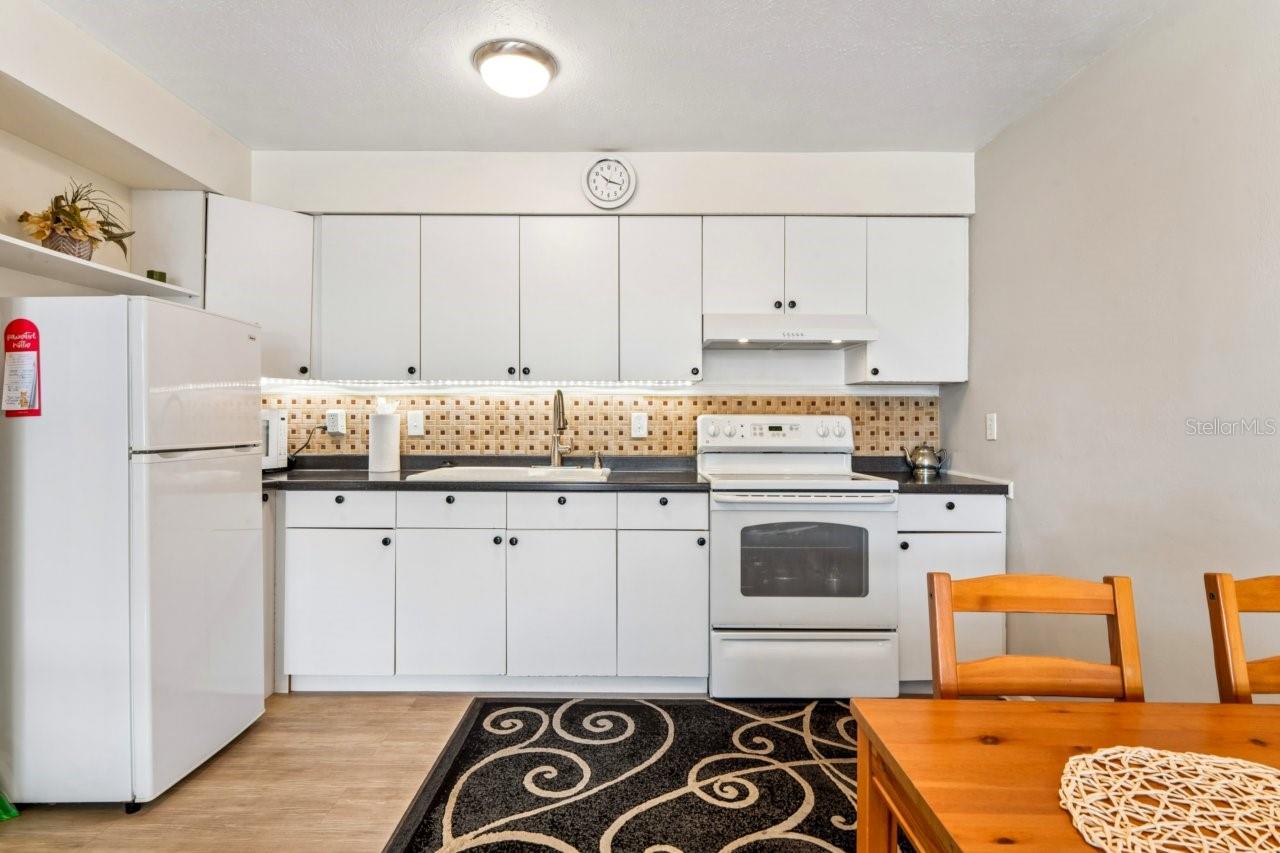 Image 11 of 54 For 4363 Tahitian Gardens Circle B