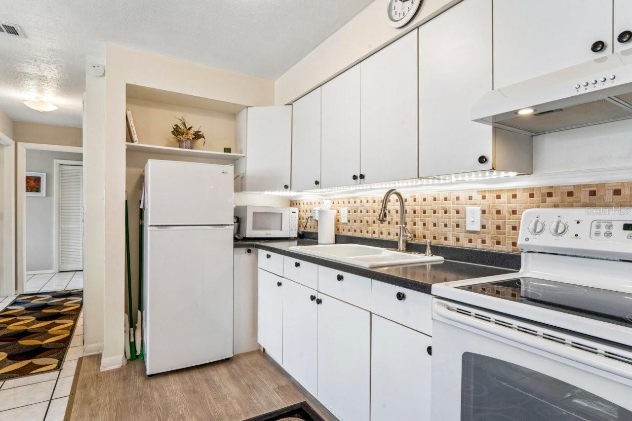 Image 12 of 54 For 4363 Tahitian Gardens Circle B