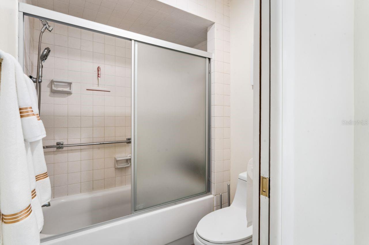 Image 21 of 54 For 4363 Tahitian Gardens Circle B